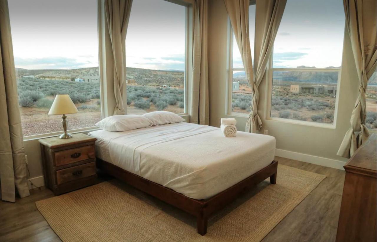 Page Arizona Border Town- Grand Serenity Room With Mesa Views Big Water Exterior foto