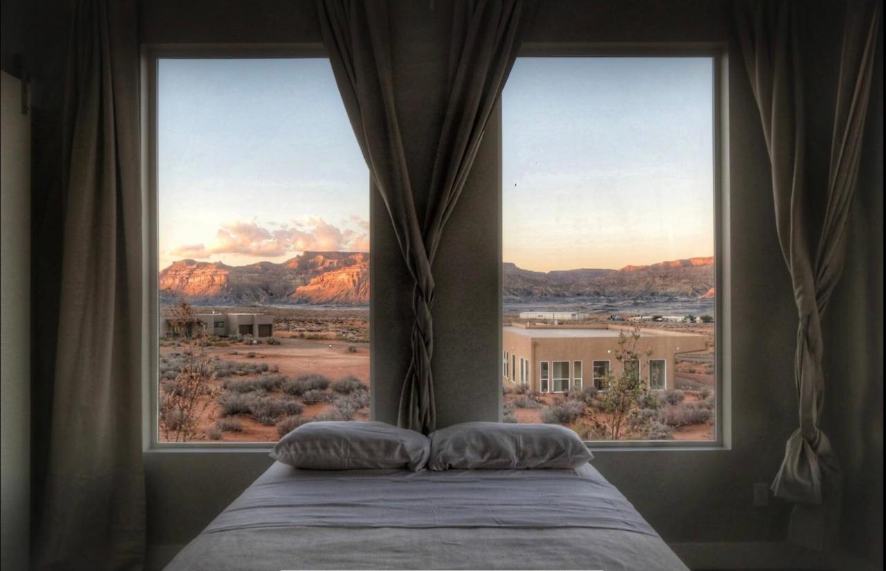 Page Arizona Border Town- Grand Serenity Room With Mesa Views Big Water Exterior foto