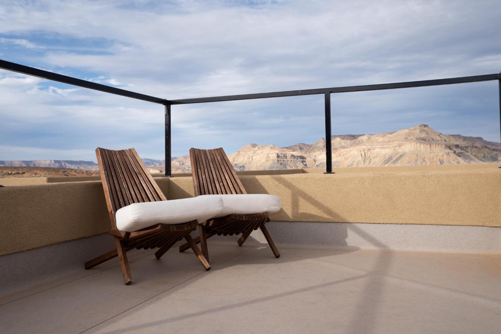 Page Arizona Border Town- Grand Serenity Room With Mesa Views Big Water Exterior foto