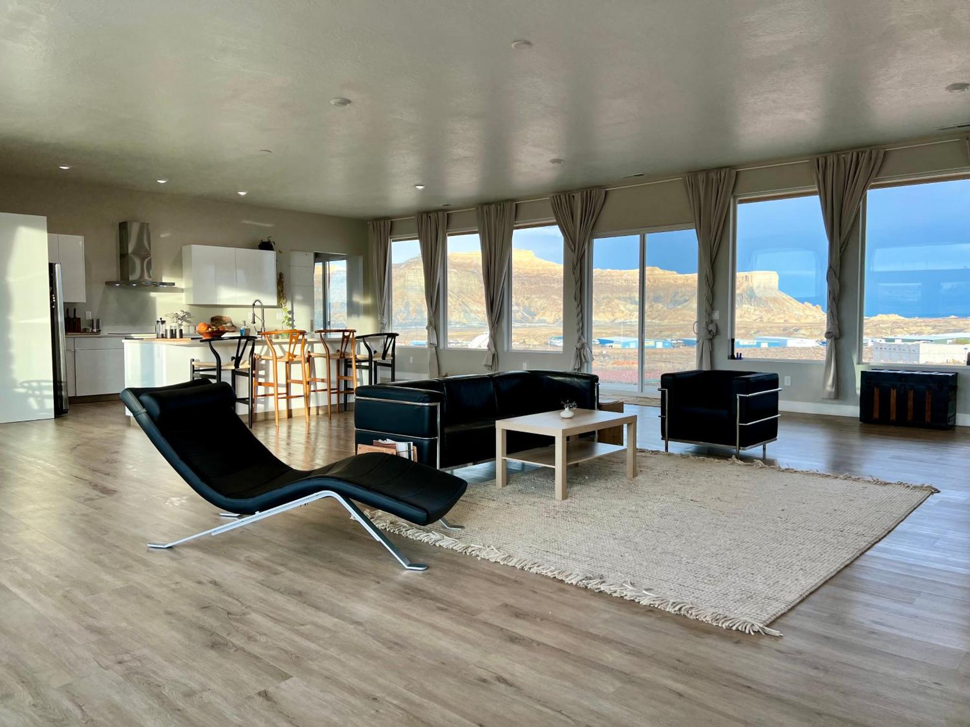 Page Arizona Border Town- Grand Serenity Room With Mesa Views Big Water Exterior foto