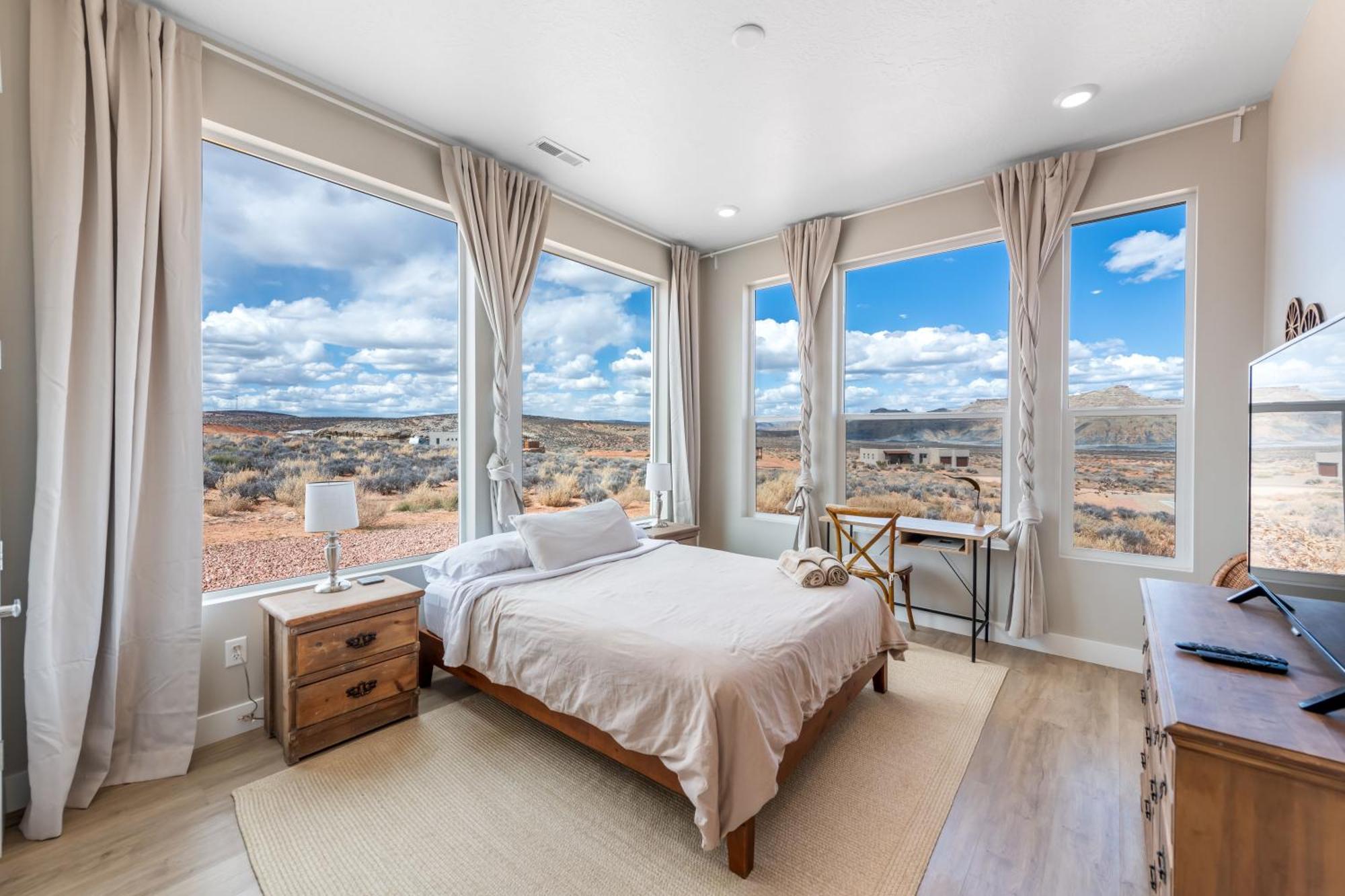 Page Arizona Border Town- Grand Serenity Room With Mesa Views Big Water Exterior foto