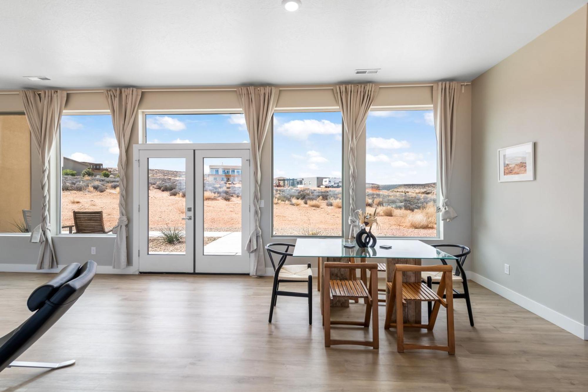 Page Arizona Border Town- Grand Serenity Room With Mesa Views Big Water Exterior foto